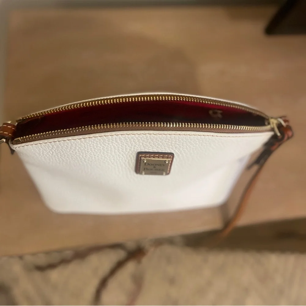 New. Never used. Dooney & Bourke Pebble Grain Suki Crossbody Shoulder Bag White - Picture 9 of 10